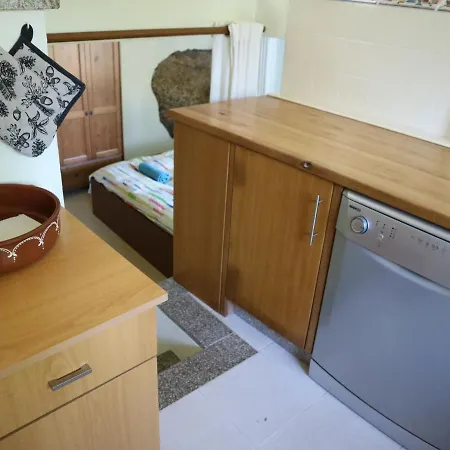 Сasa de vacaciones Detached Holiday With Delightful View Over The Valley Tábua