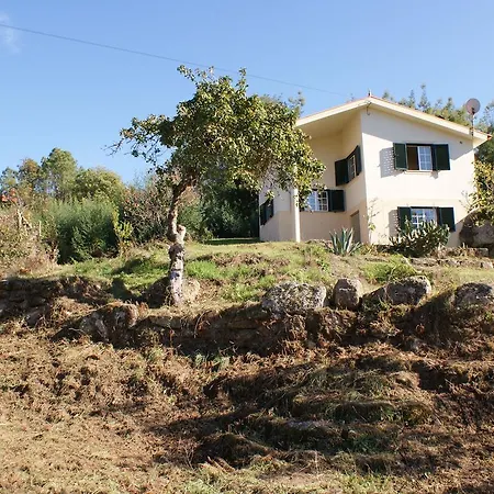 Detached Holiday With Delightful View Over The Valley *
