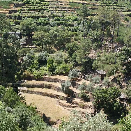 Сasa de vacaciones Detached Holiday With Delightful View Over The Valley